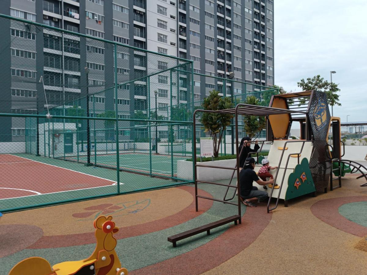 Aisy Homestay Putrajaya Cyberjaya Klia 캄풍 뎅킬 외부 사진