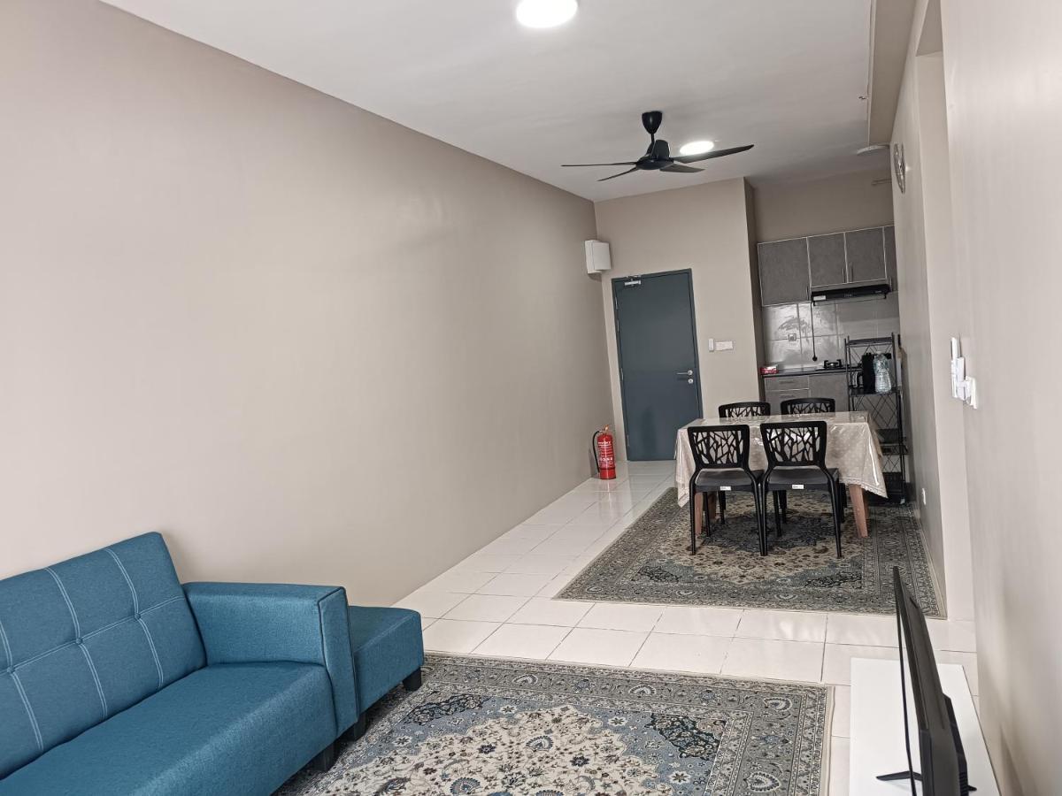 Aisy Homestay Putrajaya Cyberjaya Klia 캄풍 뎅킬 외부 사진