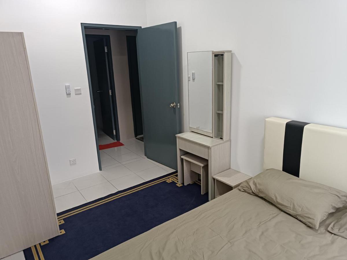Aisy Homestay Putrajaya Cyberjaya Klia 캄풍 뎅킬 외부 사진