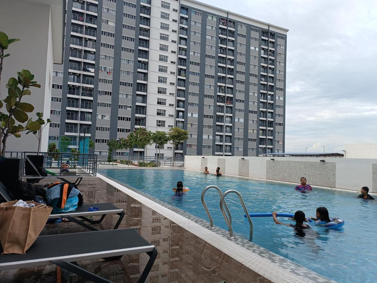 Aisy Homestay Putrajaya Cyberjaya Klia 캄풍 뎅킬 외부 사진