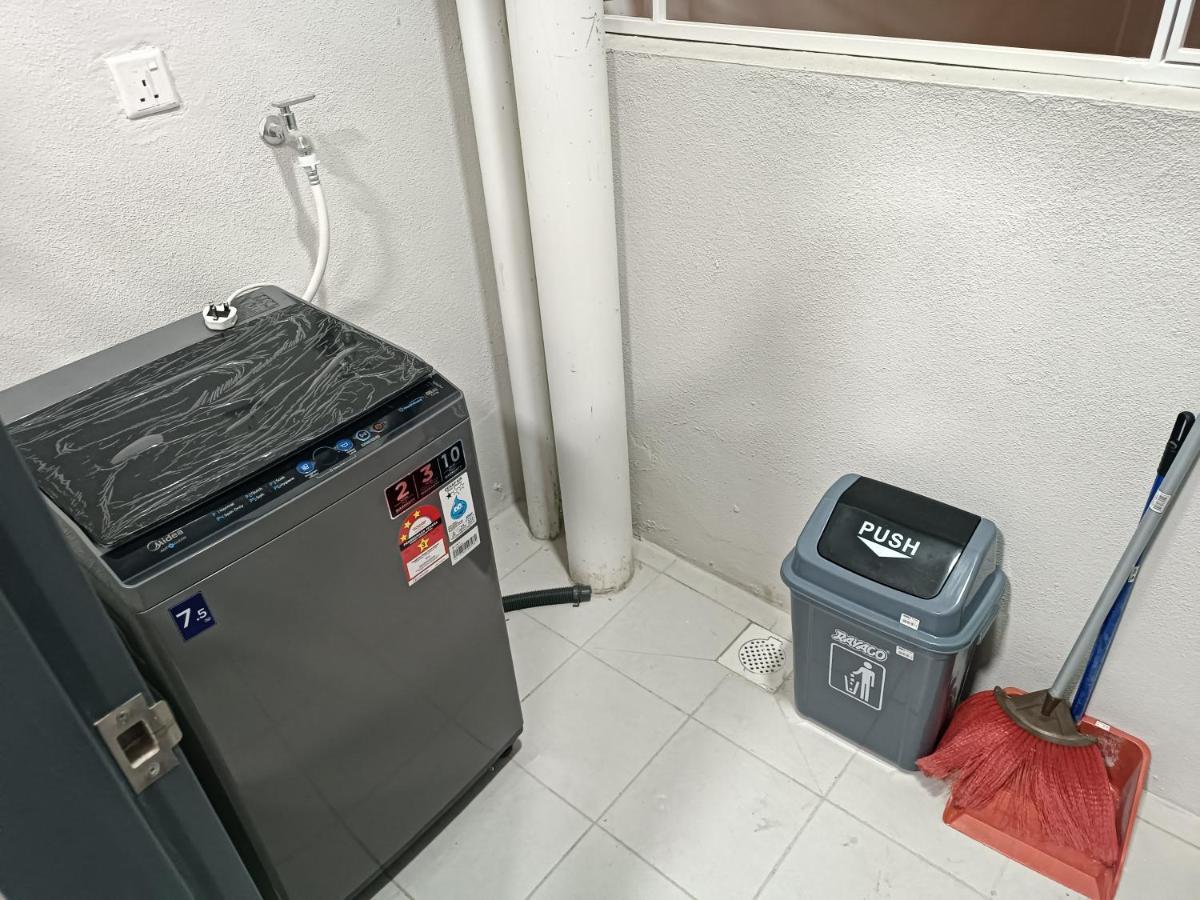 Aisy Homestay Putrajaya Cyberjaya Klia 캄풍 뎅킬 외부 사진