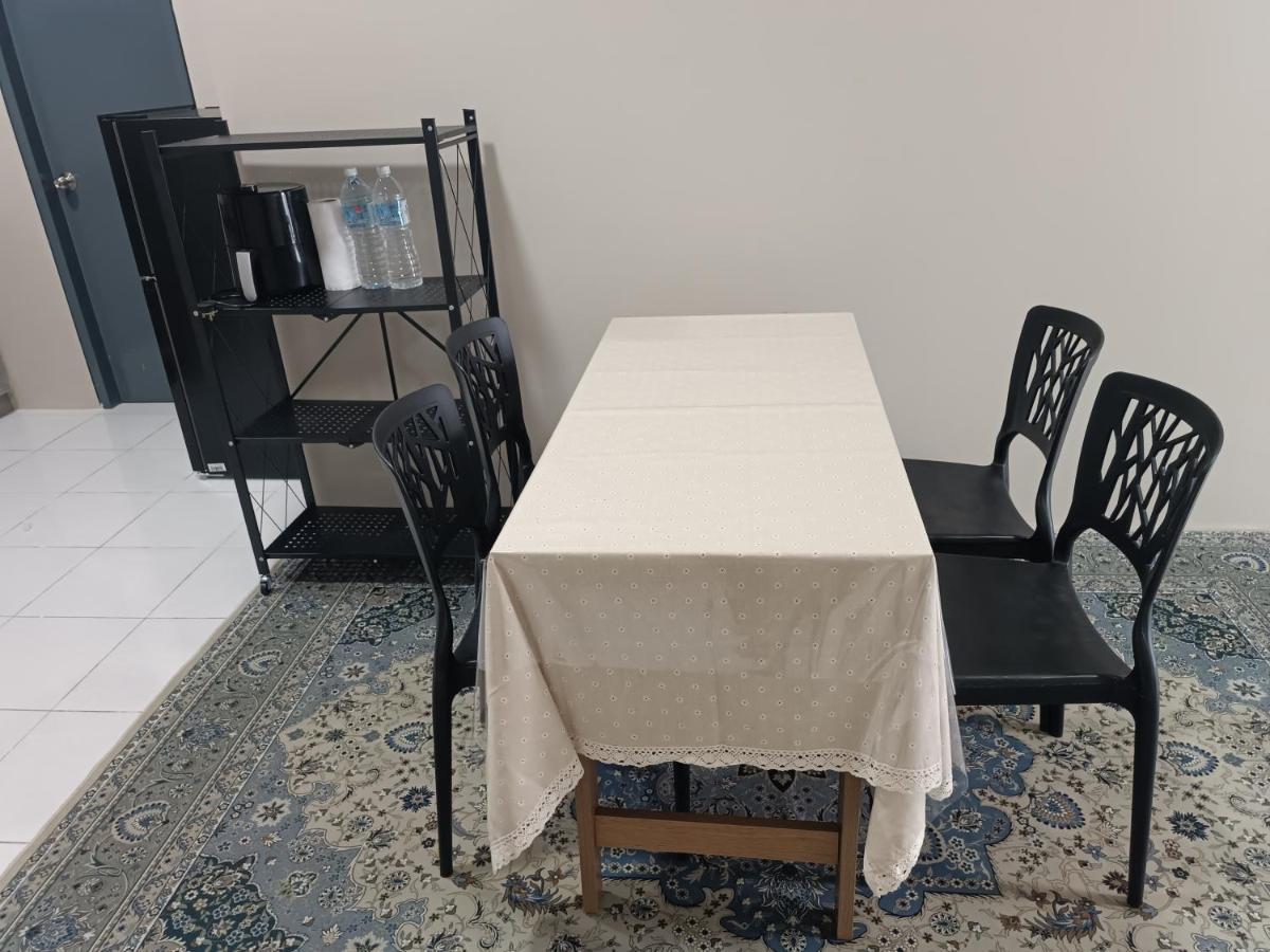 Aisy Homestay Putrajaya Cyberjaya Klia 캄풍 뎅킬 외부 사진
